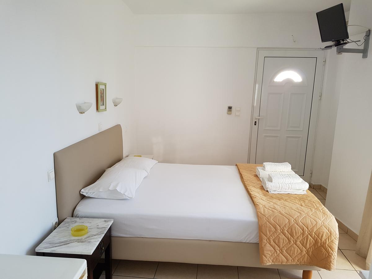 En Plo Hotel เอลาฟอนนิซอส ภายนอก รูปภาพ